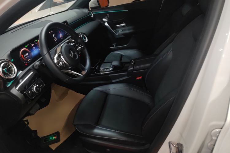 Used Mercedes-Benz A-Class 2022 Revised Version A 200 L Sport Sedan Fashionable Style Left Front Seat
