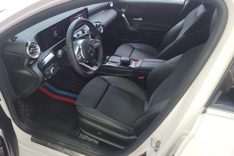 Used Mercedes-Benz A-Class 2022 Revised Version A 200 L Sport Sedan Fashionable Style Left Front Seat