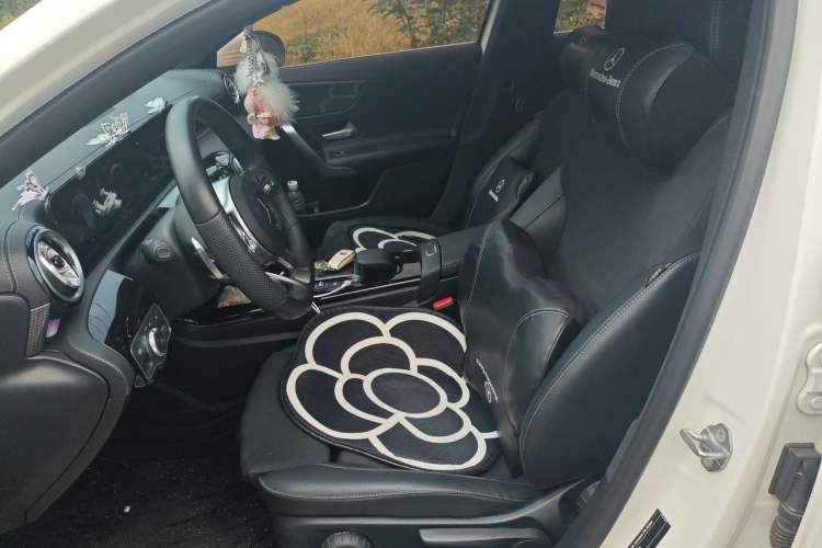 Used Mercedes-Benz A-Class 2022 Second Facelift A 200 L Sport Sedan Fashion Version Left Front Seat