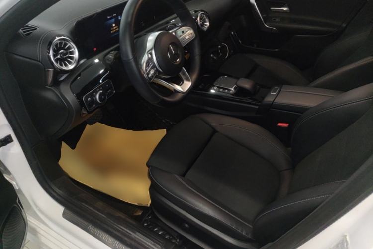 Used Mercedes-Benz A-Class 2022 Revised Version A 200 L Sport Sedan Fashionable Style Left Front Seat