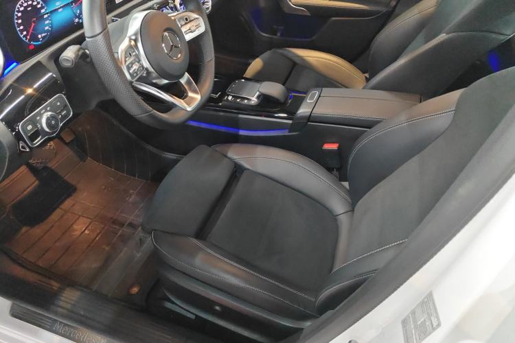 Used Mercedes-Benz A-Class 2022 Revised Version A 200 L Sport Sedan Fashionable Style Left Front Seat