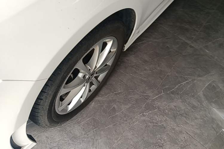 Used Mercedes-Benz A-Class 2022 A 200 L Sport Sedan Dynamic Model Left Front Wheel Hub