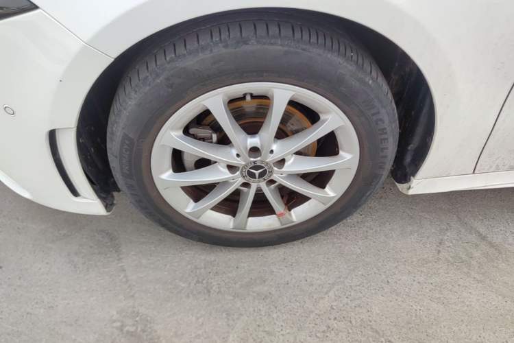 Used Mercedes-Benz A-Class 2022 Restyled A 200 L Sport Sedan Fashion Version Left Front Wheel Hub
