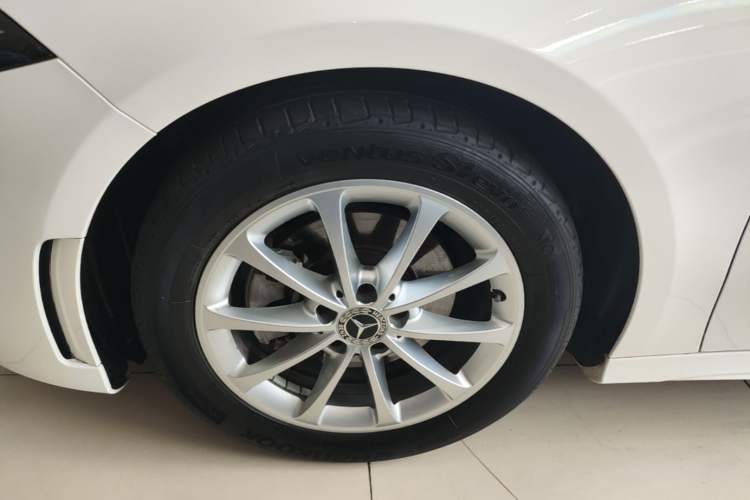 Used Mercedes-Benz A-Class 2022 Restyled A 200 L Sport Sedan Fashion Version Left Front Wheel Hub