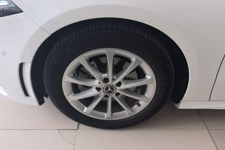 Used Mercedes-Benz A-Class 2022 Restyled A 200 L Sport Sedan Fashion Version Left Front Wheel Hub