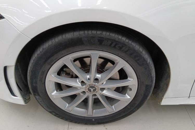 Used Mercedes-Benz A-Class 2022 Restyled A 200 L Sport Sedan Fashion Version Left Front Wheel Hub