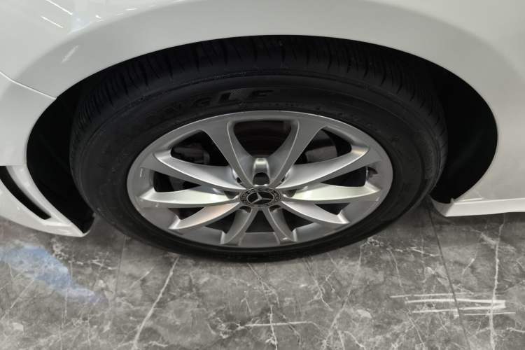 Used Mercedes-Benz A-Class 2022 A 200 L Sport Sedan Fashion Model Left Front Wheel Hub