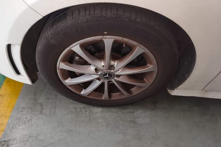 Used Mercedes-Benz A-Class 2022 A 200 L Sport Sedan Fashion Model Left Front Wheel Hub