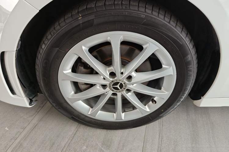 Used Mercedes-Benz A-Class 2022 Restyled A 200 L Sport Sedan Dynamic Version Left Front Wheel Hub