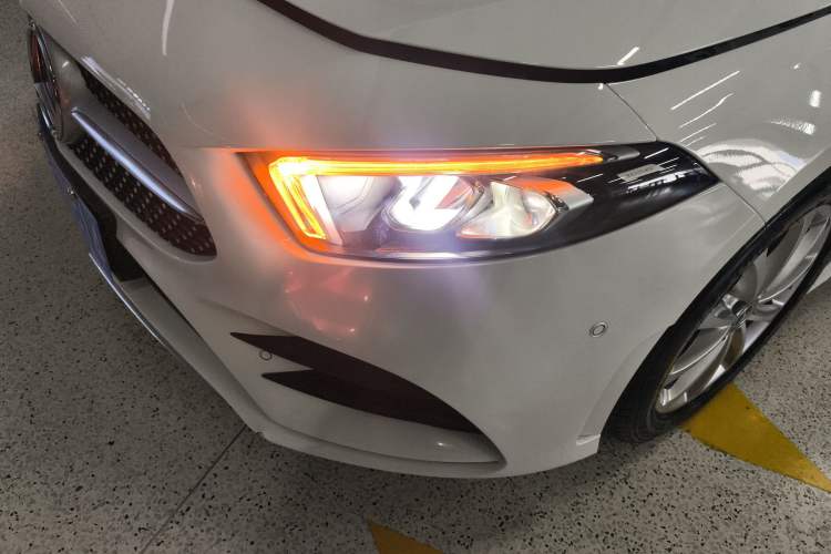 Used Mercedes-Benz A-Class 2022 Restyled A 200 L Sport Sedan Fashion Version Left Front Wheel Hub