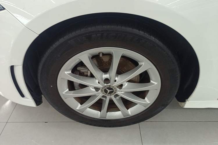 Used Mercedes-Benz A-Class 2022 A 200 L Sport Sedan Fashion Model Left Front Wheel Hub