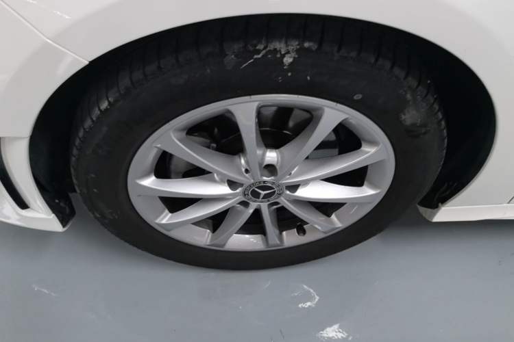 Used Mercedes-Benz A-Class 2022 Restyled A 200 L Sport Sedan Fashion Version Left Front Wheel Hub