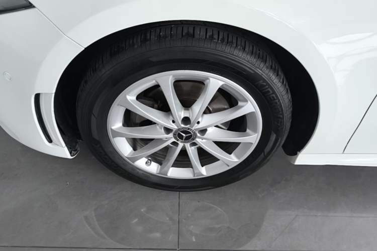 Used Mercedes-Benz A-Class 2022 Restyled A 200 L Sport Sedan Fashion Version Left Front Wheel Hub
