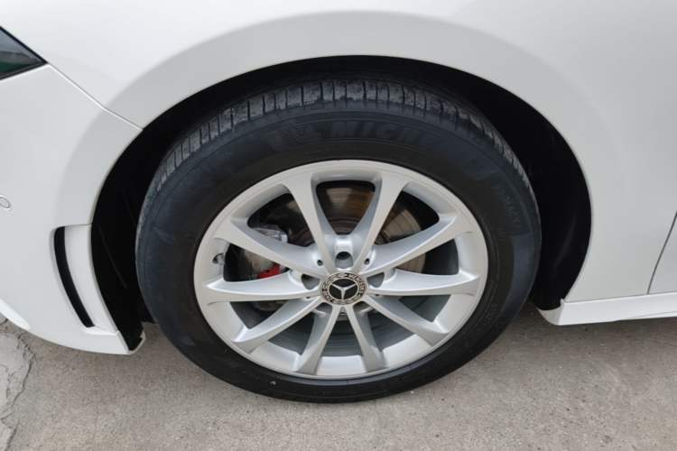 Used Mercedes-Benz A-Class 2022 A 200 L Sport Sedan Dynamic Model Left Front Wheel Hub