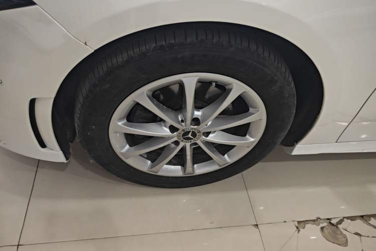 Used Mercedes-Benz A-Class 2022 Restyled A 200 L Sport Sedan Fashion Version Left Front Wheel Hub