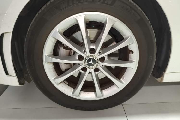 Used Mercedes-Benz A-Class 2022 Restyled A 200 L Sport Sedan Fashion Version Left Front Wheel Hub
