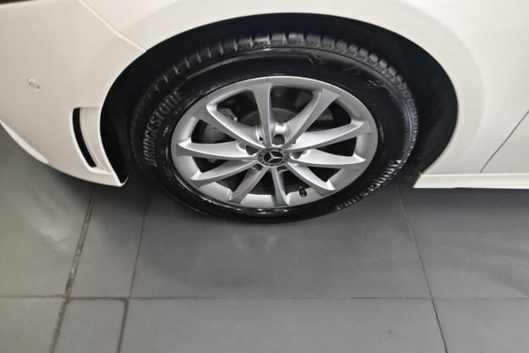 Used Mercedes-Benz A-Class 2022 Restyled A 200 L Sport Sedan Fashion Version Left Front Wheel Hub