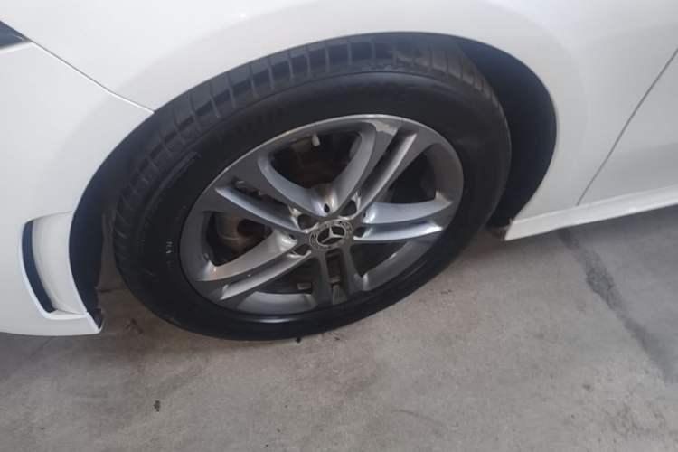 Used Mercedes-Benz A-Class 2022 Restyled A 180 L Sport Sedan Left Front Wheel Hub