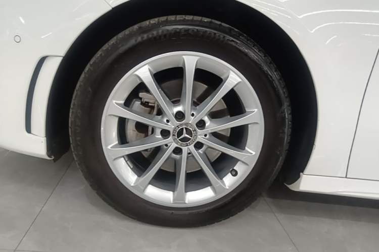 Used Mercedes-Benz A-Class 2022 Restyled A 200 L Sport Sedan Dynamic Version Left Front Wheel Hub