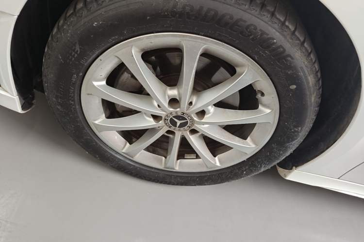 Used Mercedes-Benz A-Class 2022 A 200 L Sport Sedan Dynamic Model Left Front Wheel Hub