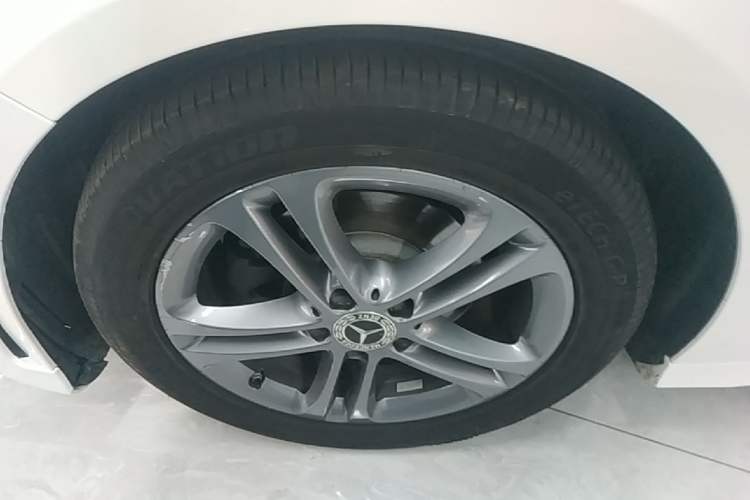 Used Mercedes-Benz A-Class 2022 A 180 L Sport Sedan Left Front Wheel Hub
