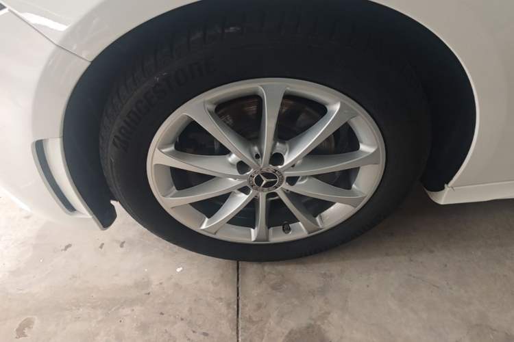 Used Mercedes-Benz A-Class 2022 Restyled A 200 L Sport Sedan Fashion Version Left Front Wheel Hub