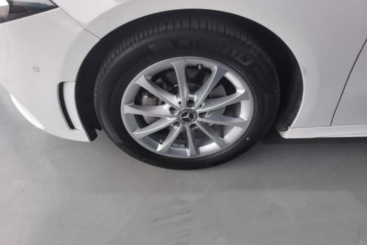 Used Mercedes-Benz A-Class 2022 A 200 L Sport Sedan Fashion Model Left Front Wheel Hub
