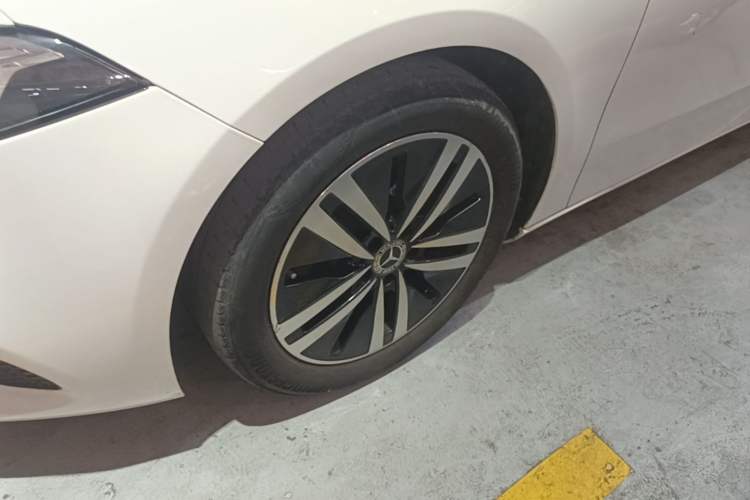Used Mercedes-Benz A-Class 2022 Restyled A 180 L Sport Sedan Left Front Wheel Hub