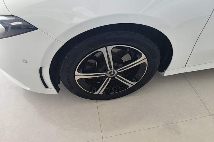 Used Mercedes-Benz A-Class 2022 A 200 L Sport Sedan Fashion Model Left Front Wheel Hub