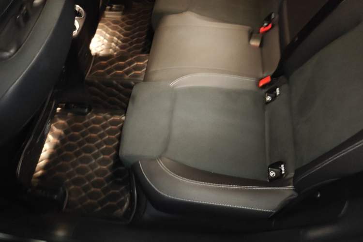 Used Mercedes-Benz A-Class 2022 A 200 L Sport Sedan Fashion Model Left Rear Seat