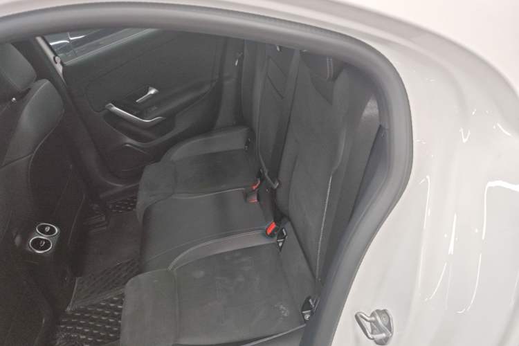 Used Mercedes-Benz A-Class 2022 Revised Version A 200 L Sport Sedan Fashionable Style Left Rear Seat