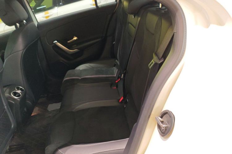 Used Mercedes-Benz A-Class 2022 Revised Version A 200 L Sport Sedan Fashionable Style Left Rear Seat