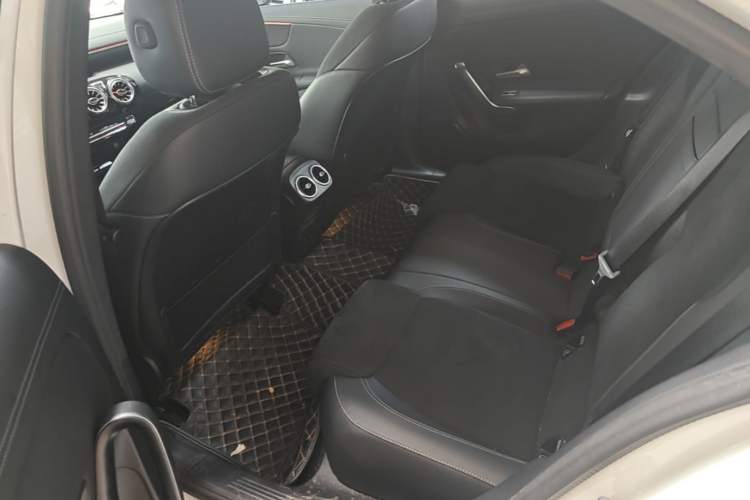 Used Mercedes-Benz A-Class 2022 Revised Version A 200 L Sport Sedan Fashionable Style Left Rear Seat