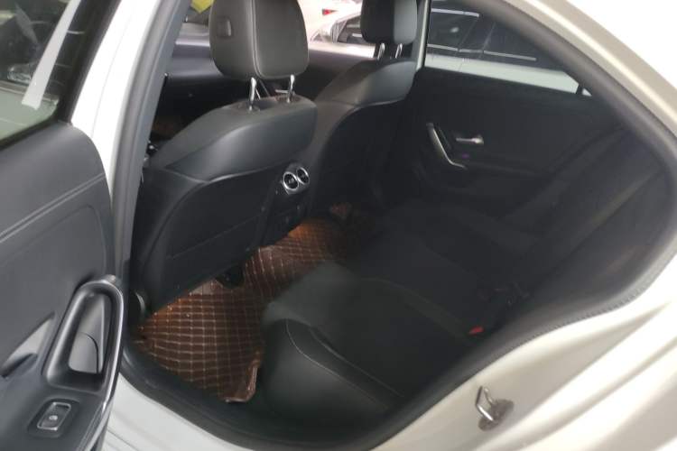 Used Mercedes-Benz A-Class 2022 Revised Version A 200 L Sport Sedan Fashionable Style Left Rear Seat