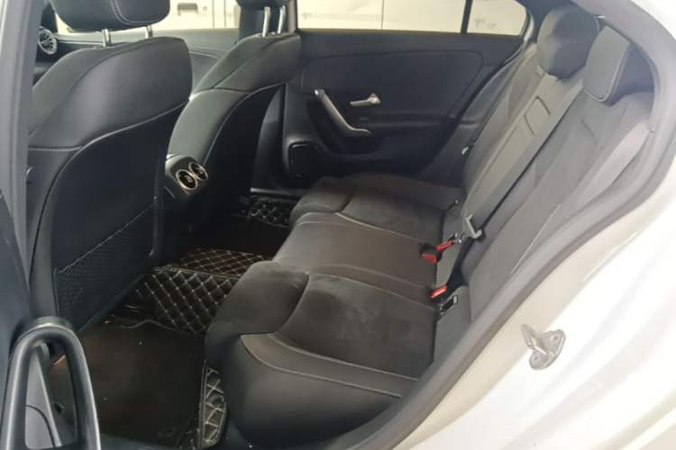 Used Mercedes-Benz A-Class 2022 Revised Version A 200 L Sport Sedan Fashionable Style Left Rear Seat