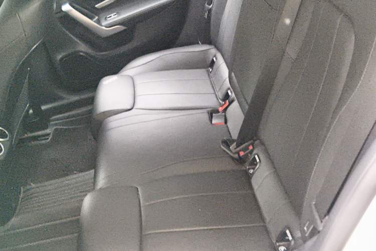Used Mercedes-Benz A-Class 2022 Restyled A 200 L Sport Sedan Fashion Version Left Rear Seat