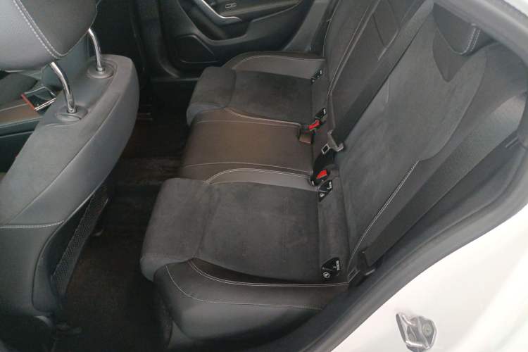 Used Mercedes-Benz A-Class 2022 Revised Version A 200 L Sport Sedan Fashionable Style Left Rear Seat