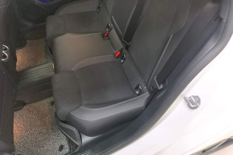 Used Mercedes-Benz A-Class 2022 Revised Version A 200 L Sport Sedan Fashionable Style Left Rear Seat