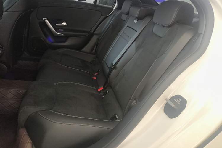 Used Mercedes-Benz A-Class 2022 Revised Version A 200 L Sport Sedan Fashionable Style Left Rear Seat