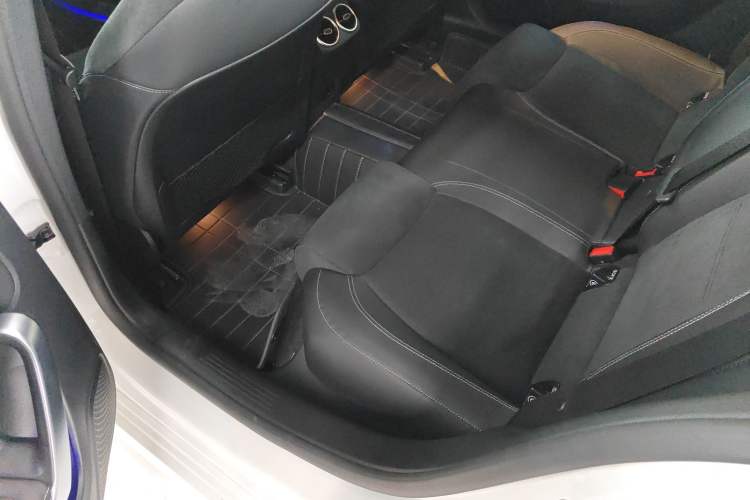 Used Mercedes-Benz A-Class 2022 Revised Version A 200 L Sport Sedan Fashionable Style Left Rear Seat