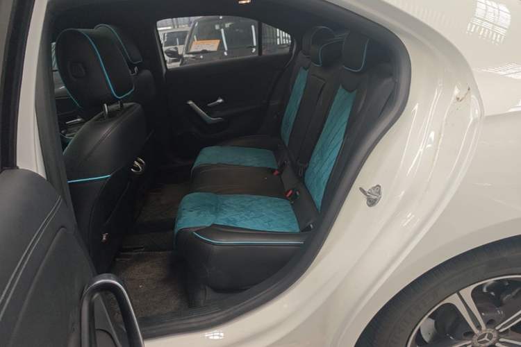 Used Mercedes-Benz A-Class 2022 Revised Version A 200 L Sport Sedan Fashionable Style Left Rear Seat