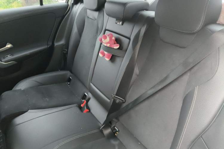 Used Mercedes-Benz A-Class 2022 Revised Version A 200 L Sport Sedan Fashionable Style Left Rear Seat