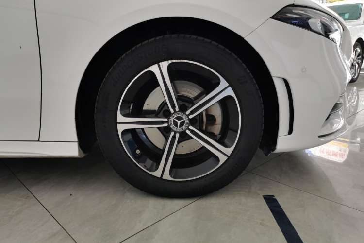 Used Mercedes-Benz A-Class 2022 Second Facelift A 200 L Sport Sedan Fashion Version Left Rear Wheel Hub