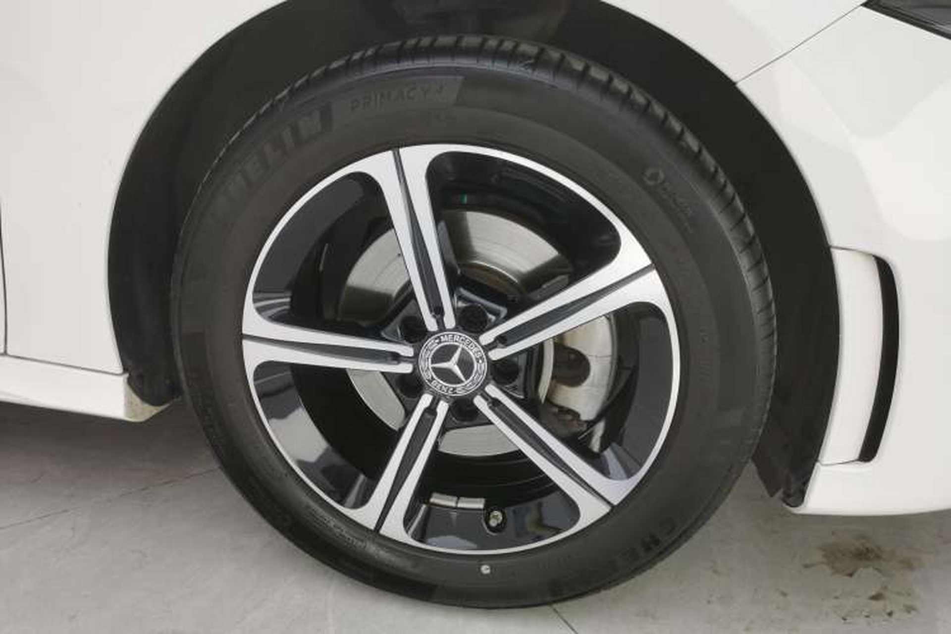 Used Mercedes-Benz A-Class 2022 Second Facelift A 200 L Sport Sedan Fashion Version Left Rear Wheel Hub
