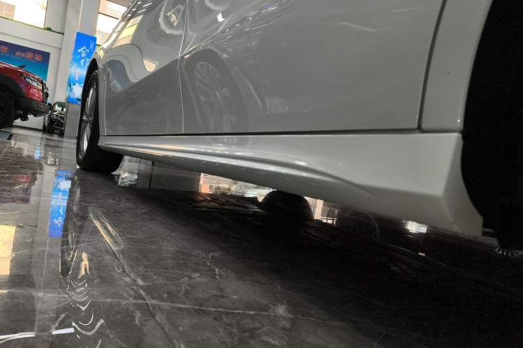 Used Mercedes-Benz A-Class 2022 A 200 L Sport Sedan Fashion Model Left Side Sill