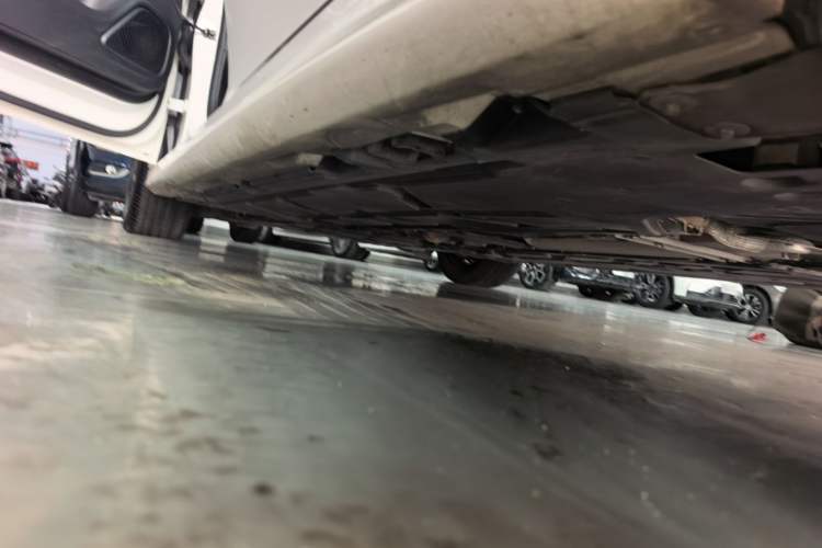 Used Mercedes-Benz A-Class 2022 Second Facelift A 200 L Sport Sedan Fashion Version Left Side Sill