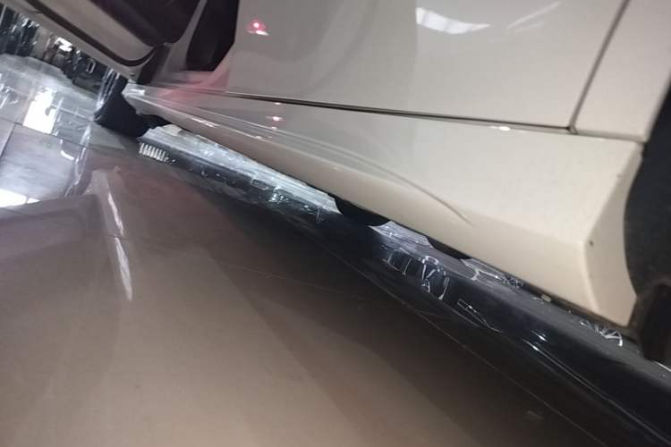 Used Mercedes-Benz A-Class 2022 Revised Version A 200 L Sport Sedan Fashionable Style Left Side Sill