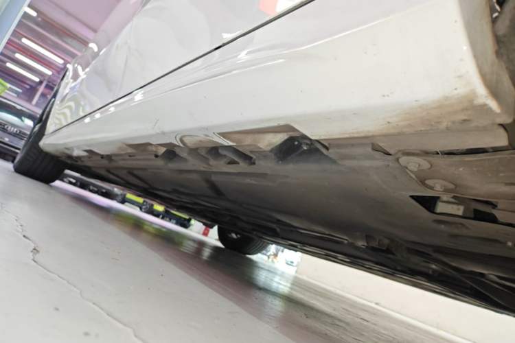 Used Mercedes-Benz A-Class 2022 Revised Version A 200 L Sport Sedan Fashionable Style Left Side Sill
