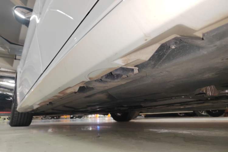 Used Mercedes-Benz A-Class 2022 Revised Version A 200 L Sport Sedan Fashionable Style Left Side Sill