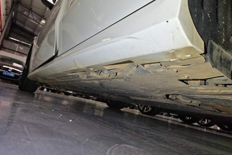 Used Mercedes-Benz A-Class 2022 Revised Version A 200 L Sport Sedan Fashionable Style Left Side Sill